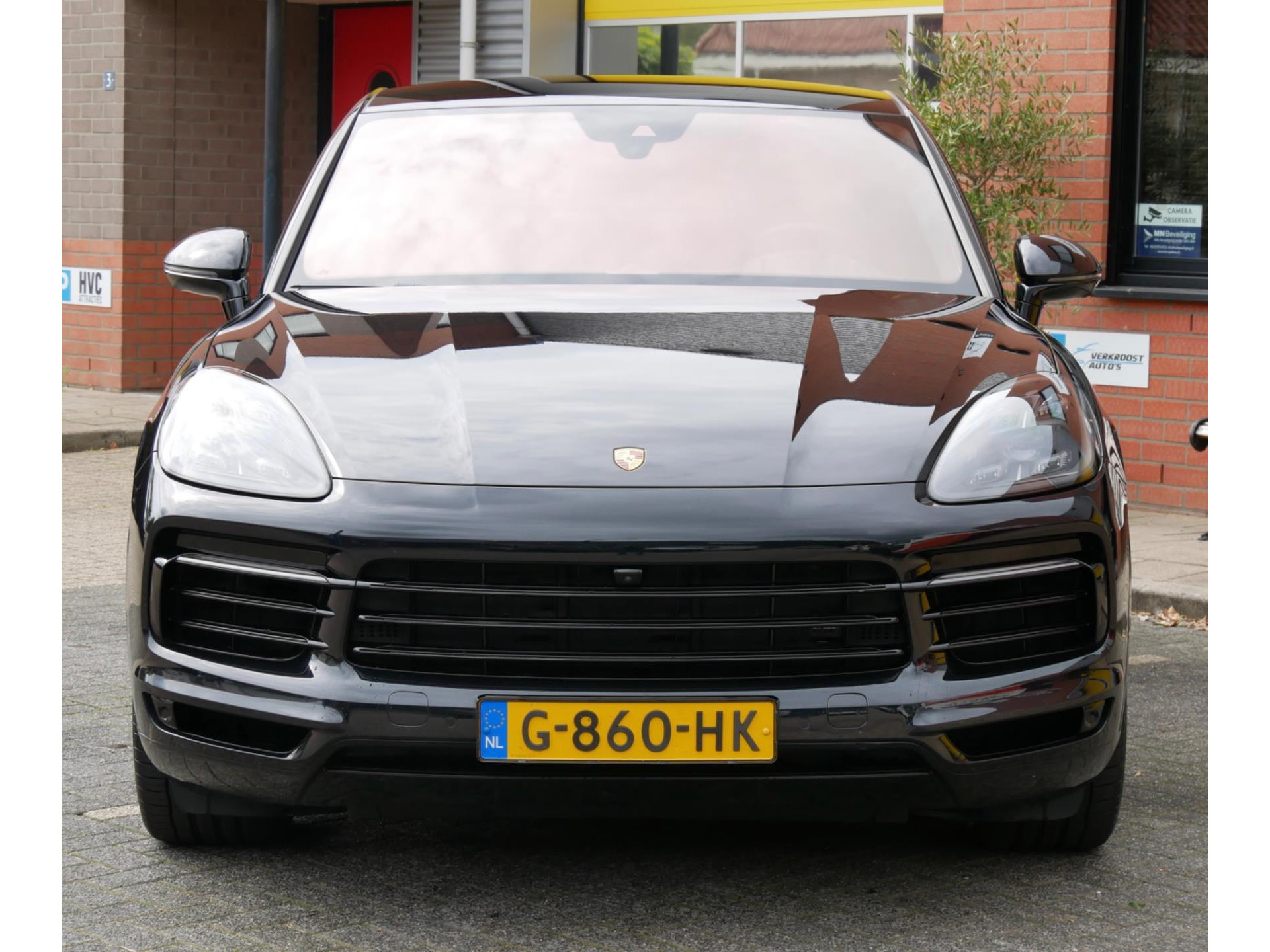 46896022-6.jpg