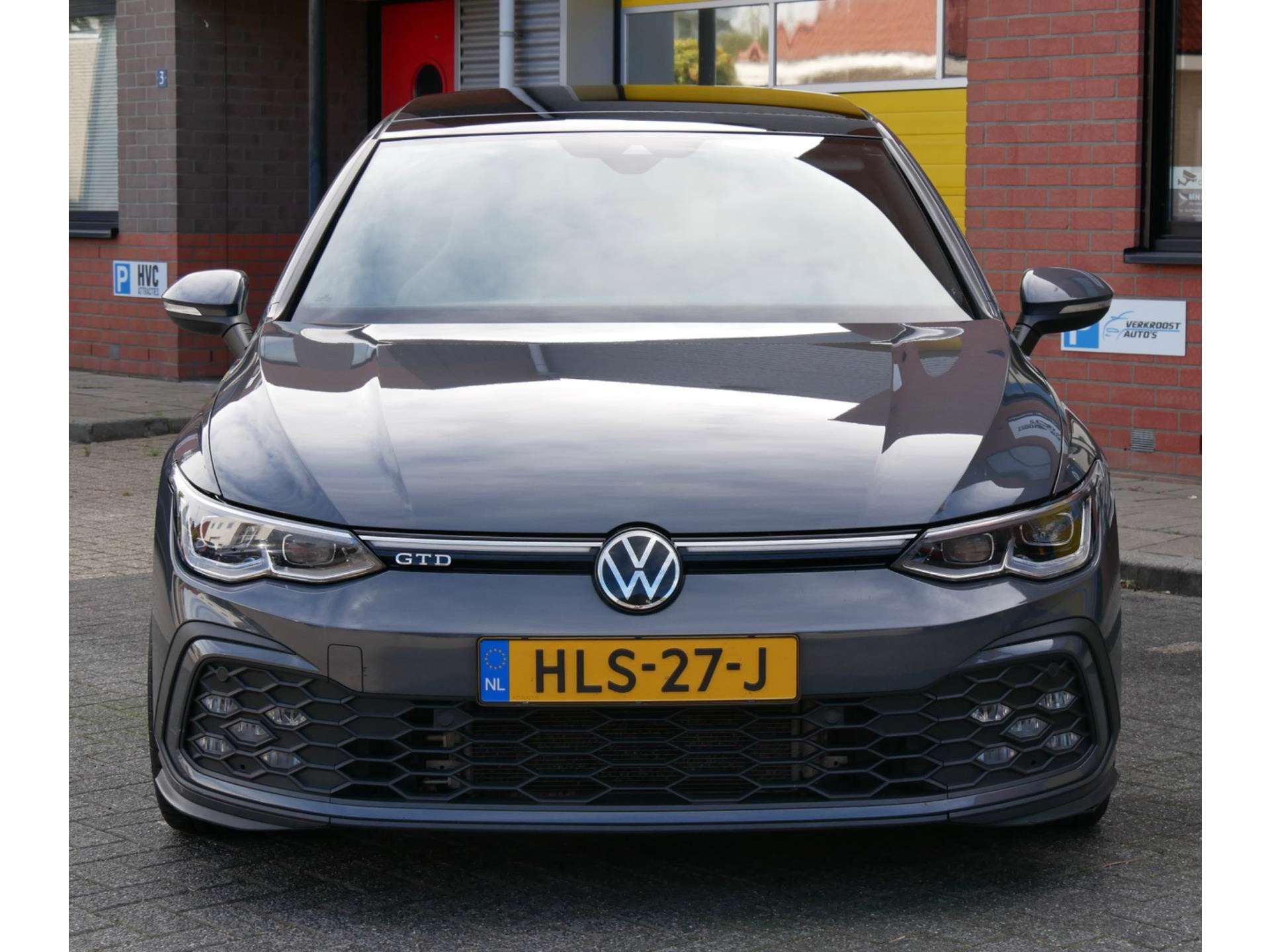 47866071-7.jpg